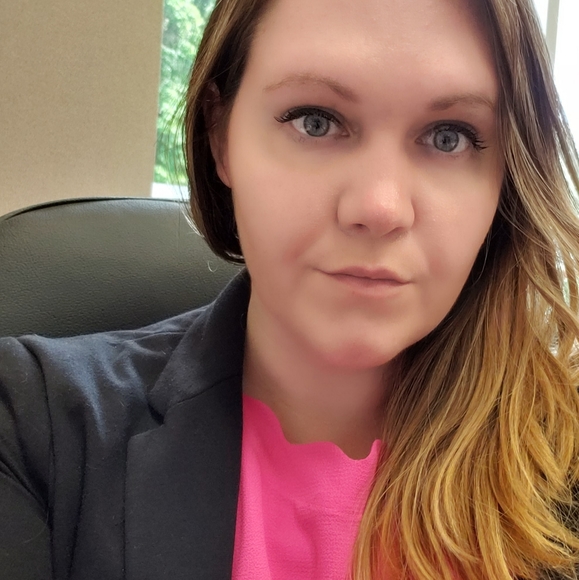 Meet your Posher, Jessalyn - Picture 2 of 3